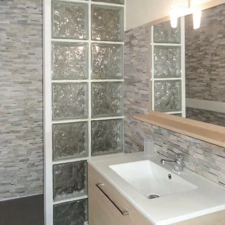 Pet Friendly In Prázdninový dům Montagnac (Herault)