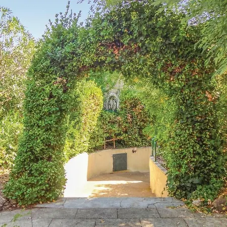 Pet Friendly In * Montagnac (Herault)