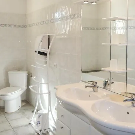 Pet Friendly In * Montagnac (Herault)
